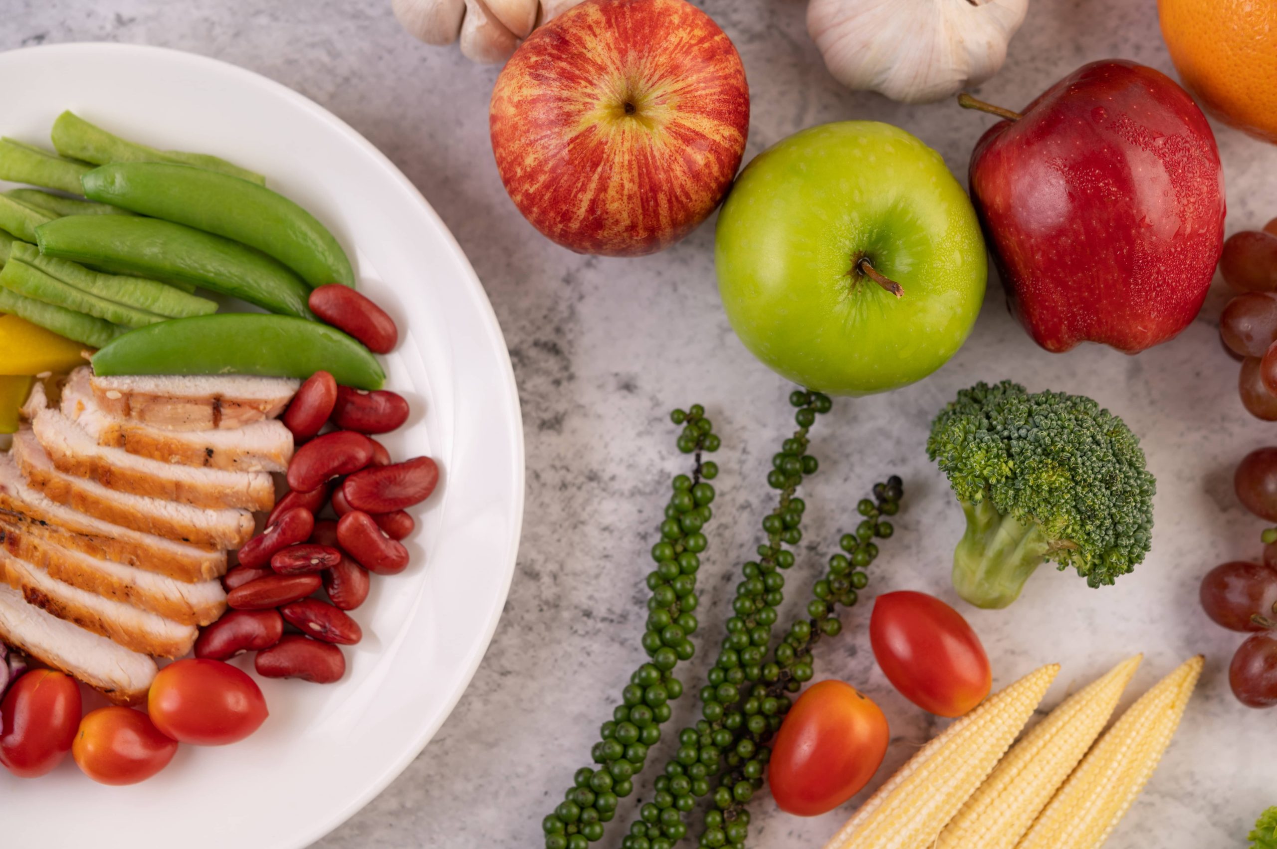 Entdecke die Geheimnisse einer gesunden Ernährung unterwegs: Gesund essen auf Reisen